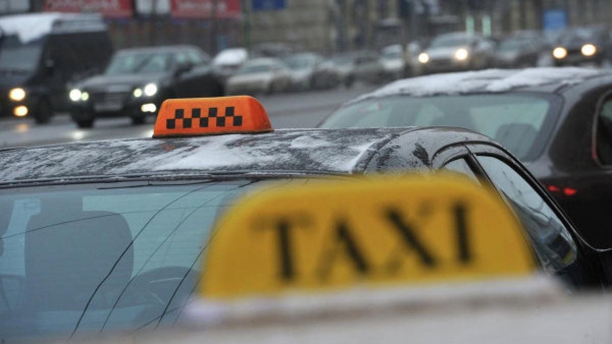400 гривень за таксі від військкомату на Канаду?