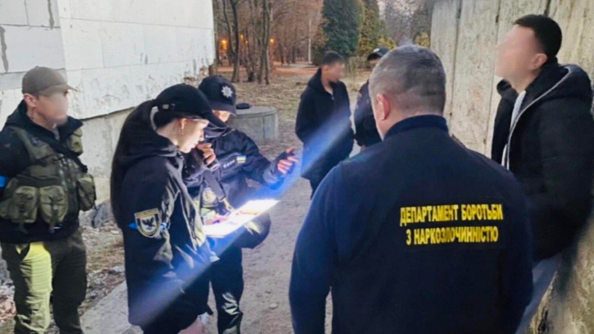 У Коломиї поліція знайшла наркотики у двох молодиків