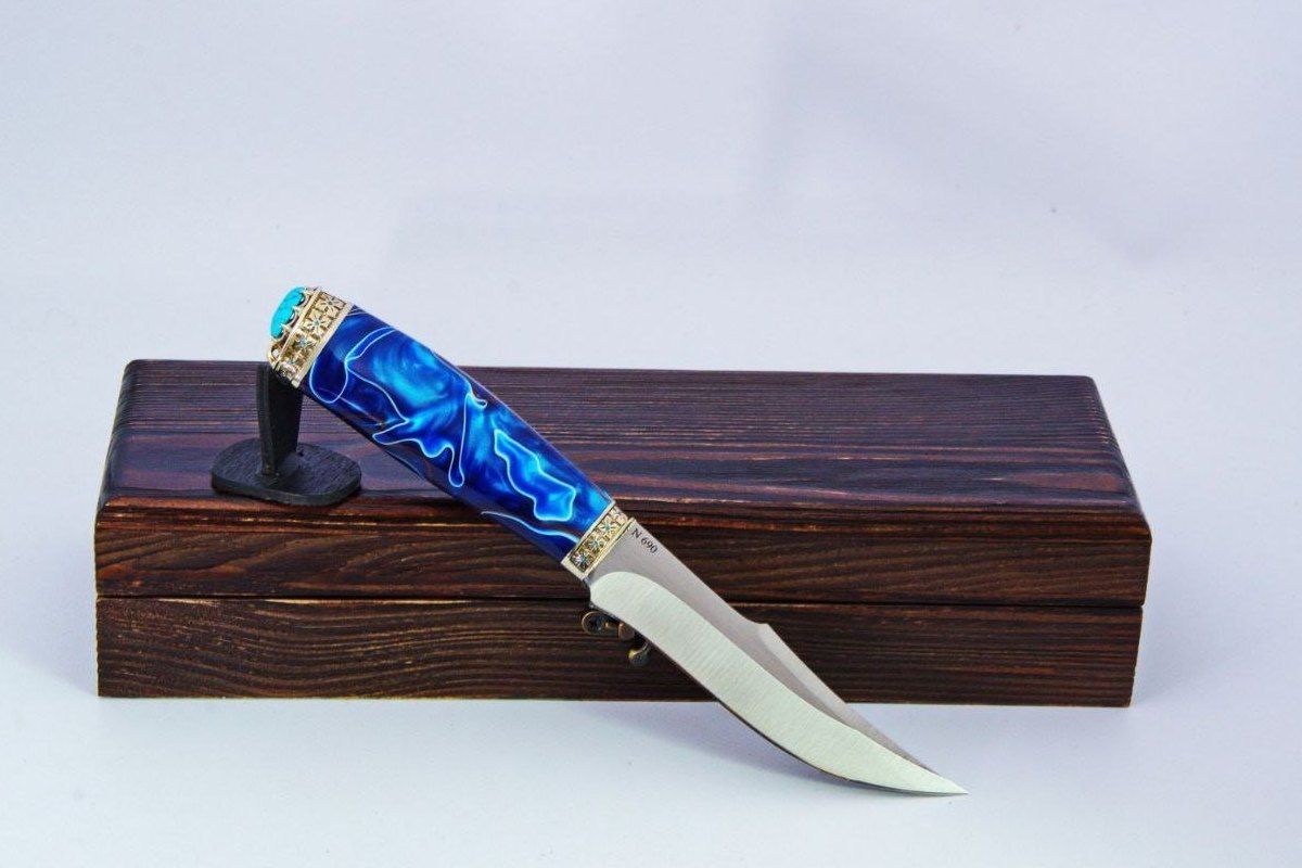 Переселенець Олексій відновив виробництво ножів у Коломийській ТГ 4