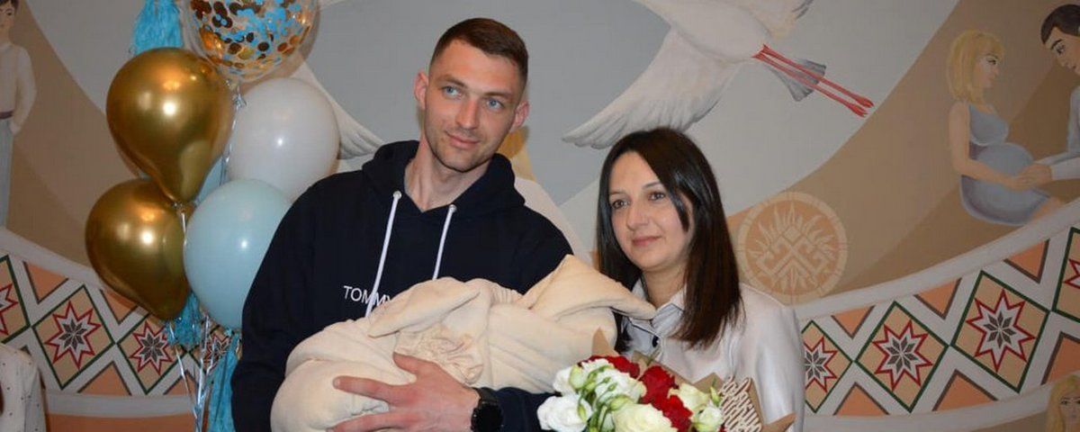 Тато на роботі: поки розбирав завали в Бородянці, став батьком 1