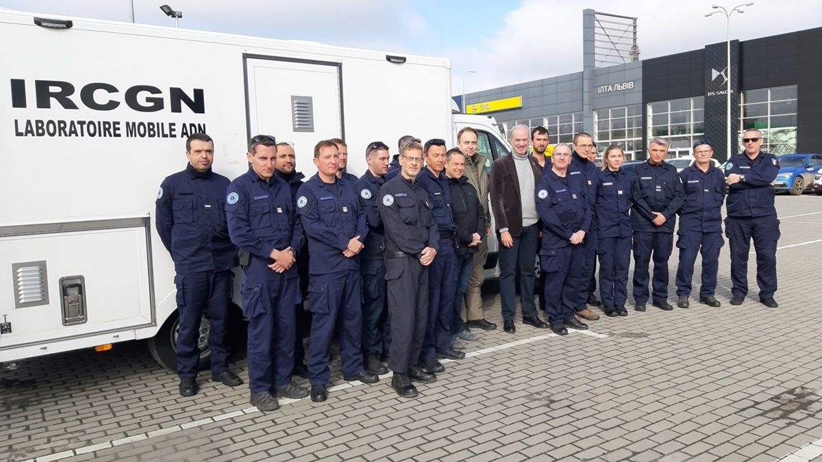 До Львова приїхали жандарми з Франції: вони займуться розслідуванням злочинів російських окупантів