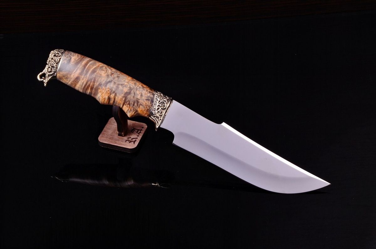 Переселенець Олексій відновив виробництво ножів у Коломийській ТГ 3