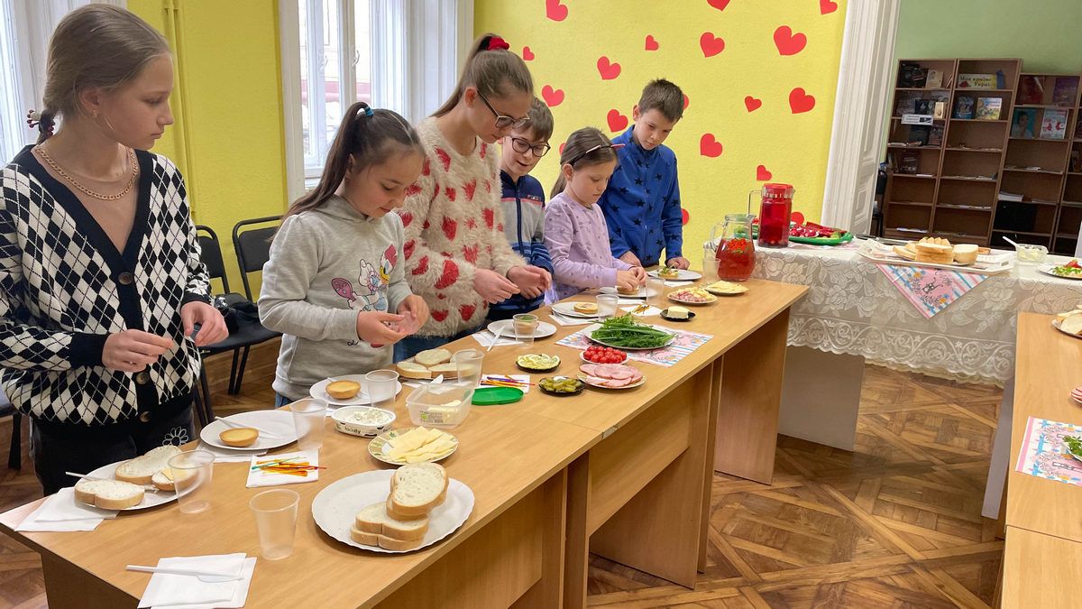 Маленький майстер-шеф: у Коломиї дітей вчать готувати прості страви 4