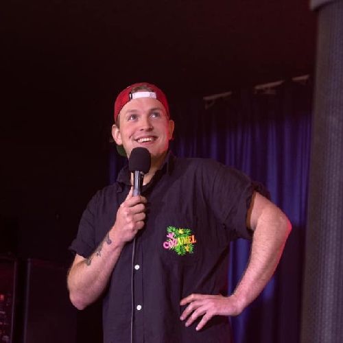 Щоб не плакать, ми сміялись: стендап вечір у Коломиї | 18+ та ненормативна лексика 2