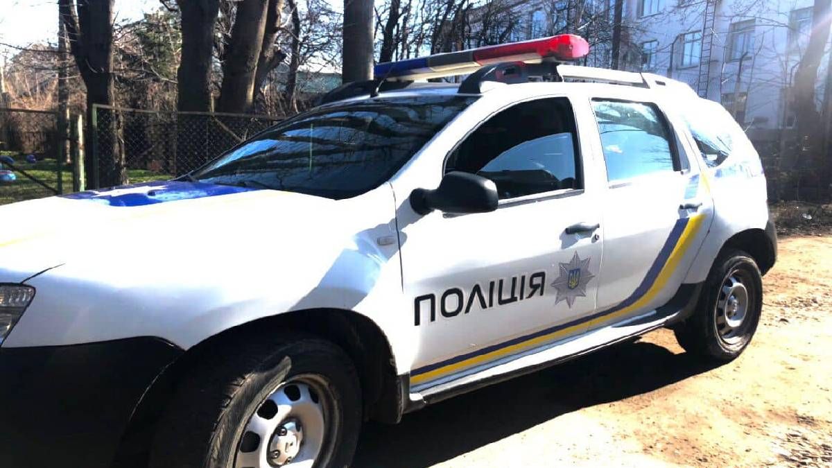 Застілля, що закінчилося крадіжкою