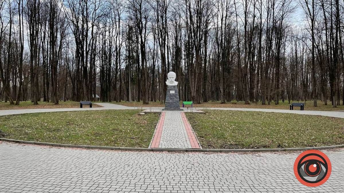 Передвеликоднє прибирання: у Коломиї приводитимуть до ладу парк Шевченка