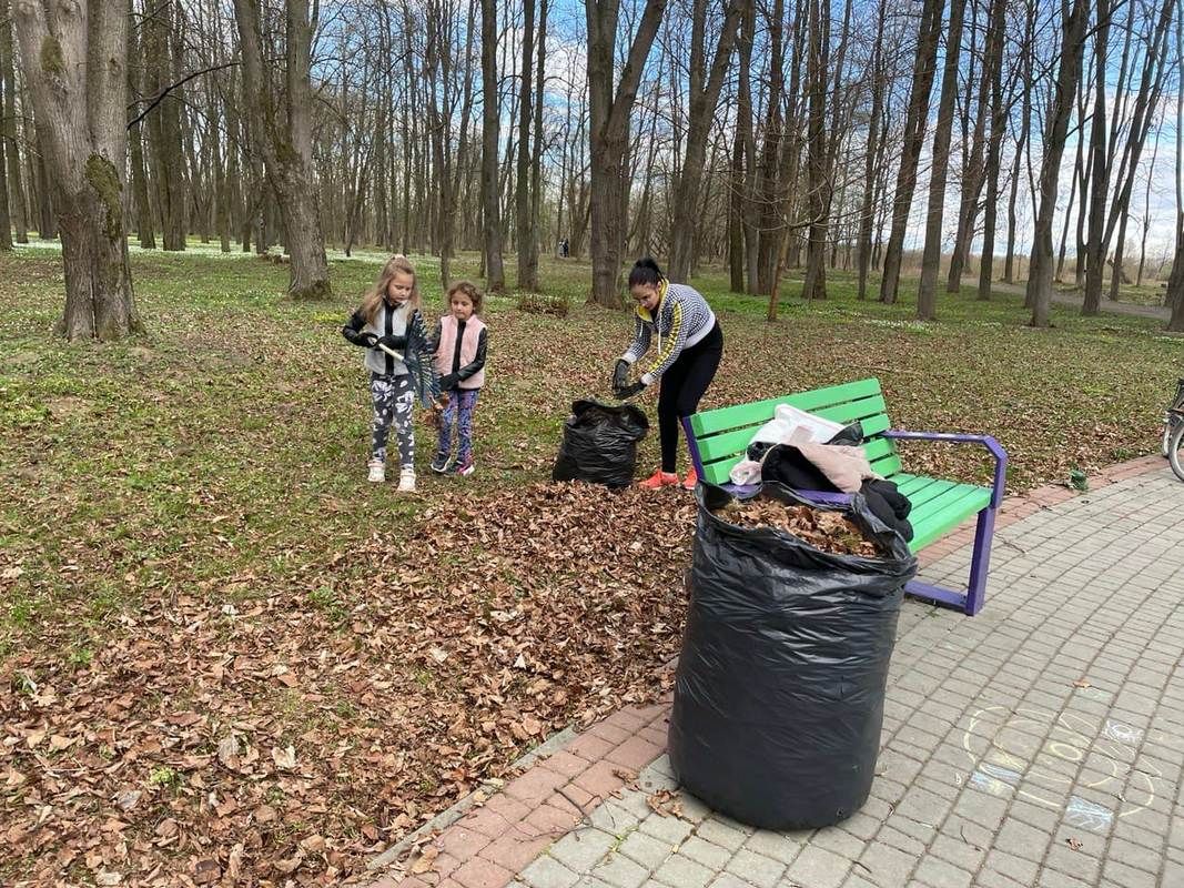 Корисний вихідний: парк Шевченка у Коломиї став чистішим 3