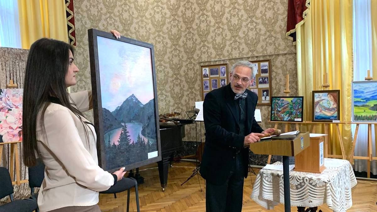 Мистецтво заради перемоги: у Коломиї зібрали понад 26 000 грн для 10 гірсько-штурмової бригади 3