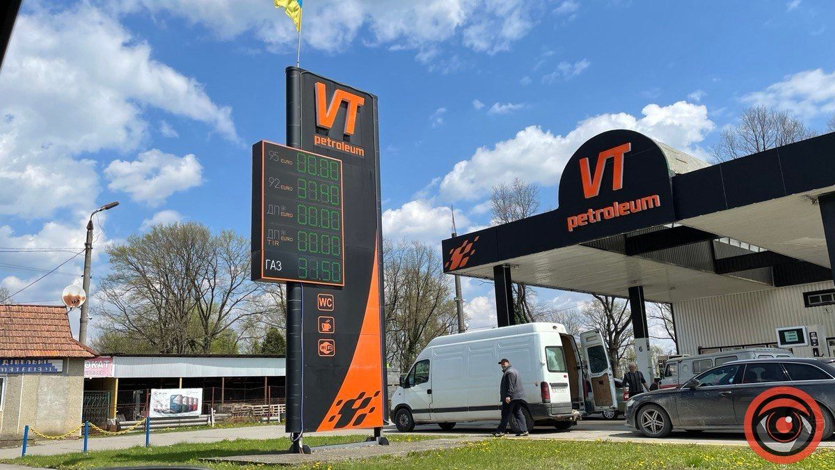 Дизель по 50 грн, а бензин майже по 40 грн | Ситуація на автозаправках Коломиї 5