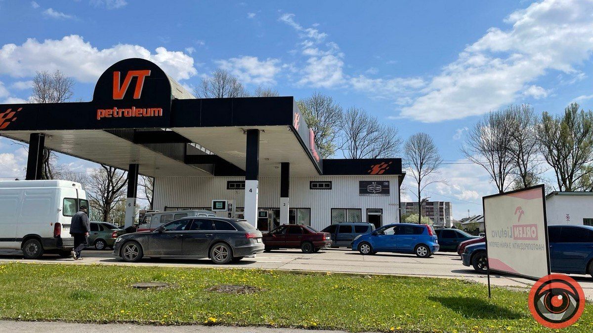 Дизель по 50 грн, а бензин майже по 40 грн | Ситуація на автозаправках Коломиї 6