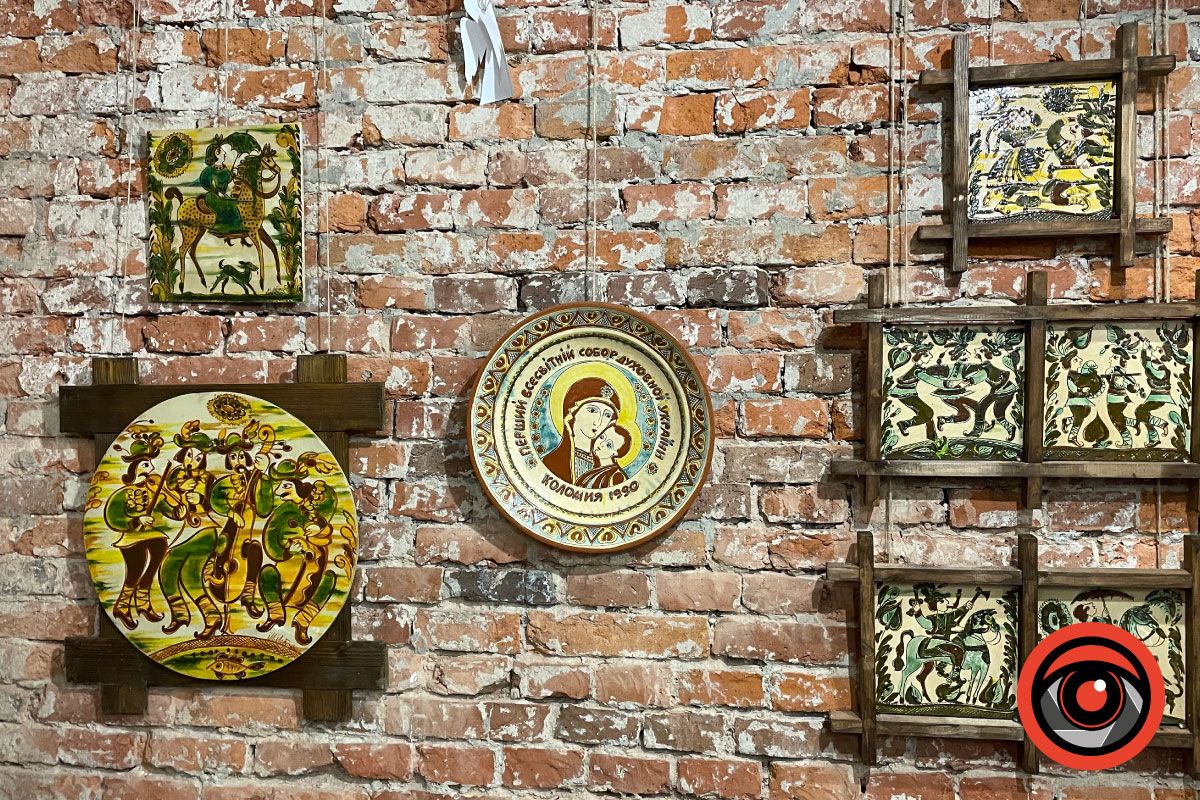 Традиції з любов'ю: відома майстриня з Коломиї присвятила виставку своєму чоловіку 1