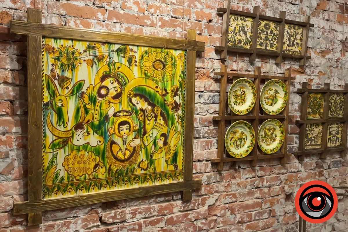 Традиції з любов'ю: відома майстриня з Коломиї присвятила виставку своєму чоловіку 4