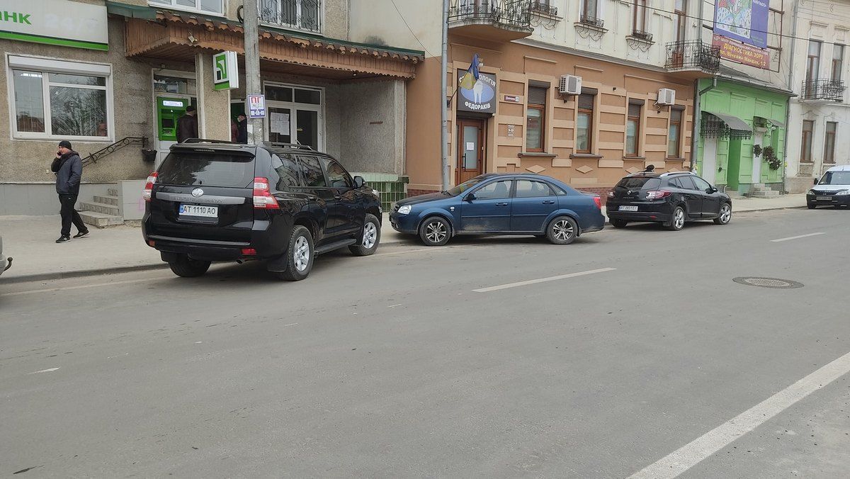 ТОП-18 місць рагульського паркування у Коломиї 9