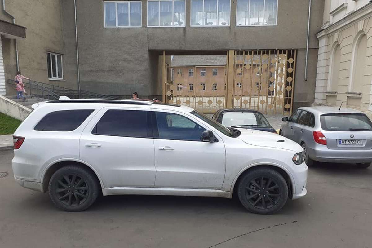 ТОП-18 місць рагульського паркування у Коломиї 2