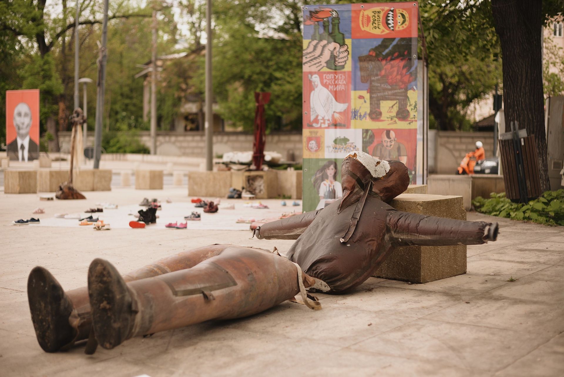 Бухарест з Україною: мистецький протест просто неба 1