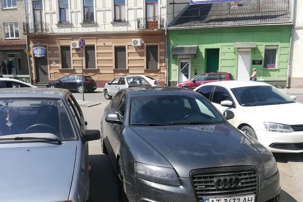 ТОП-18 місць рагульського паркування у Коломиї 3