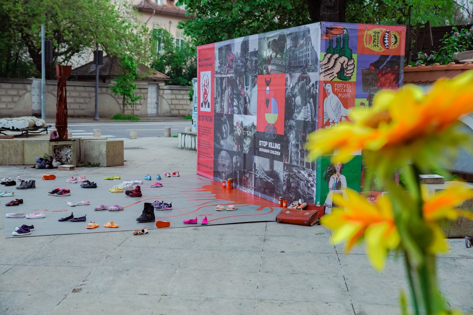 Бухарест з Україною: мистецький протест просто неба 8