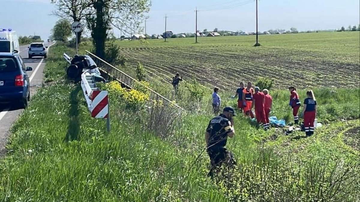 На Коломийщині авто зірвалось з мосту, загинули дві жінки 3