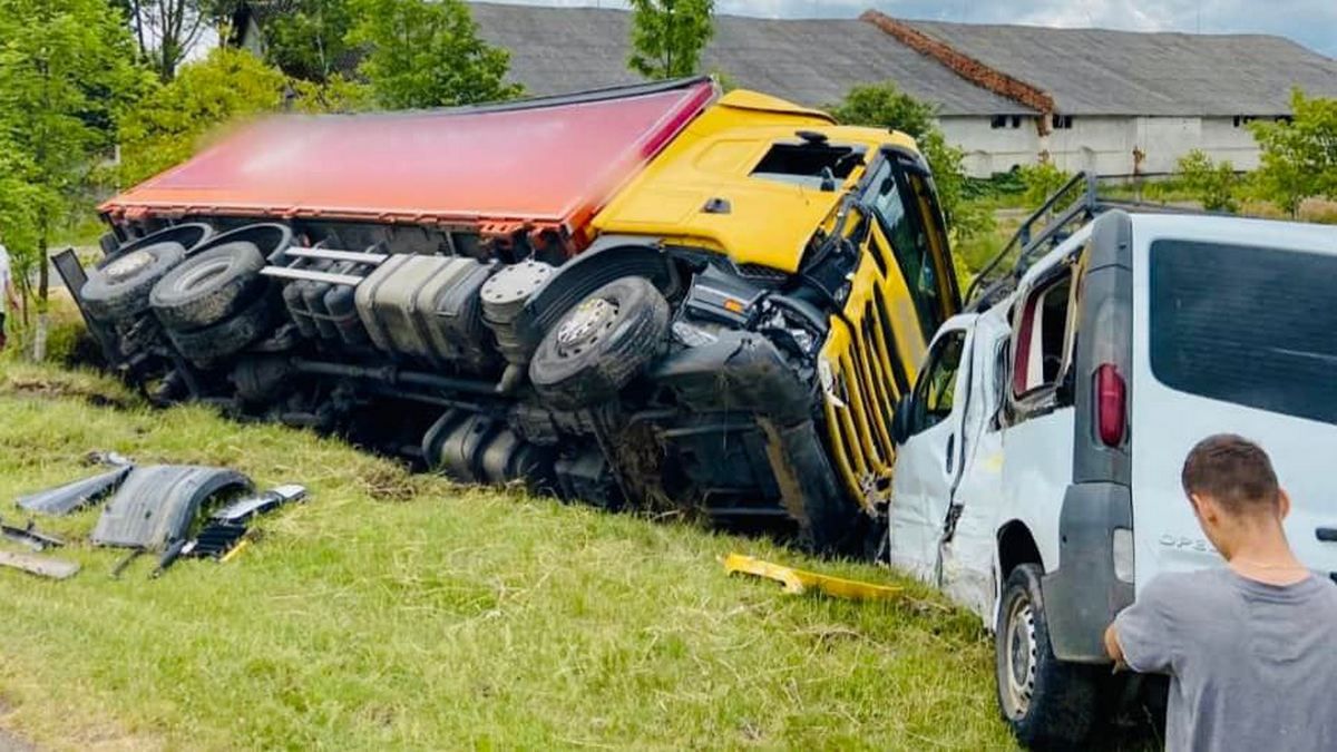На Коломийщині зіткнулись два автомобіля