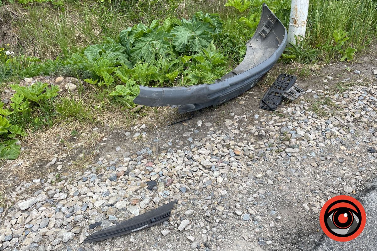 На об'їзній у Коломиї ДТП: мікроавтобус влетів у кросовер 5