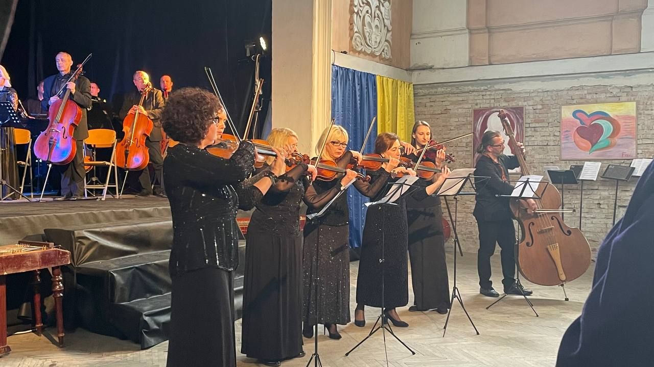 Мовчанням та музикою: у Коломиї вшанували пам'ять загиблих у ІІ Світовій та російсько-українській війні 2