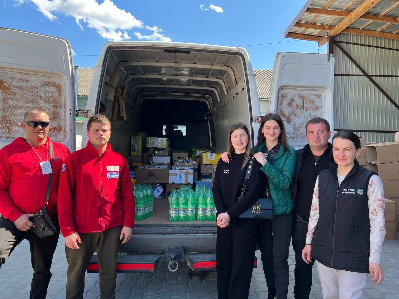 88-й день війни: чим живе Єдиний волонтерський центр у Коломиї 5