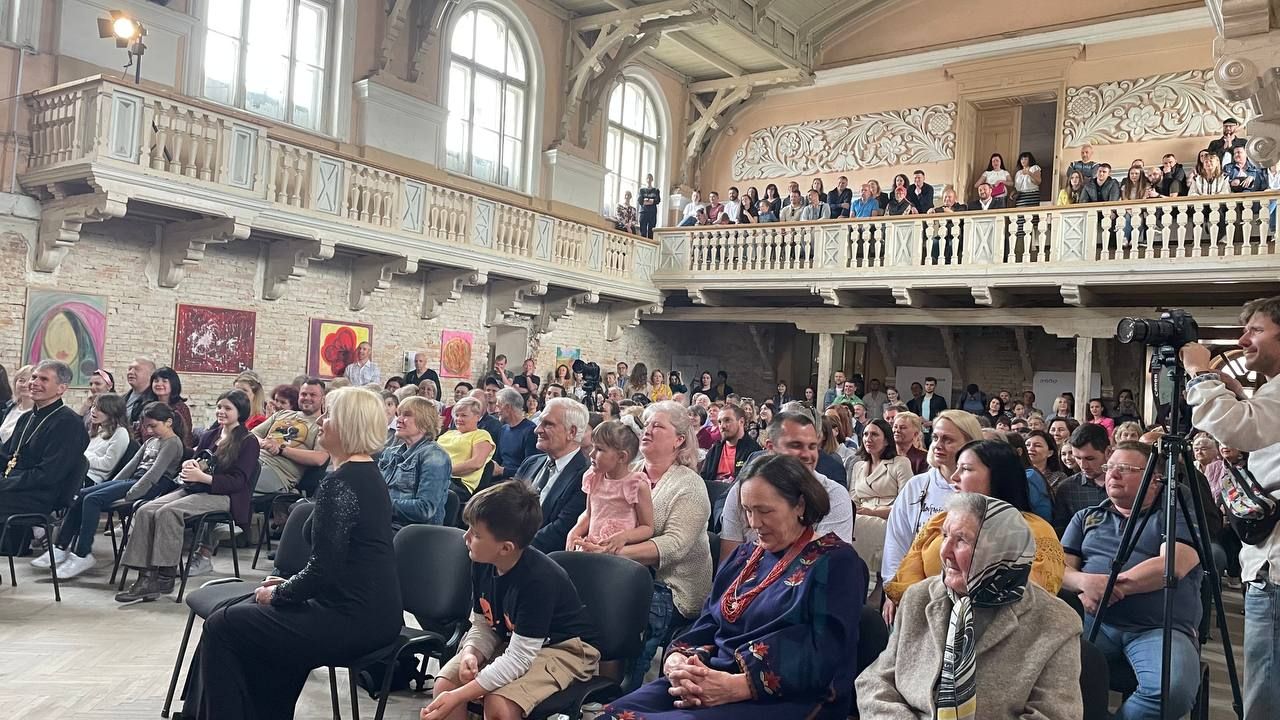 Мовчанням та музикою: у Коломиї вшанували пам'ять загиблих у ІІ Світовій та російсько-українській війні 8