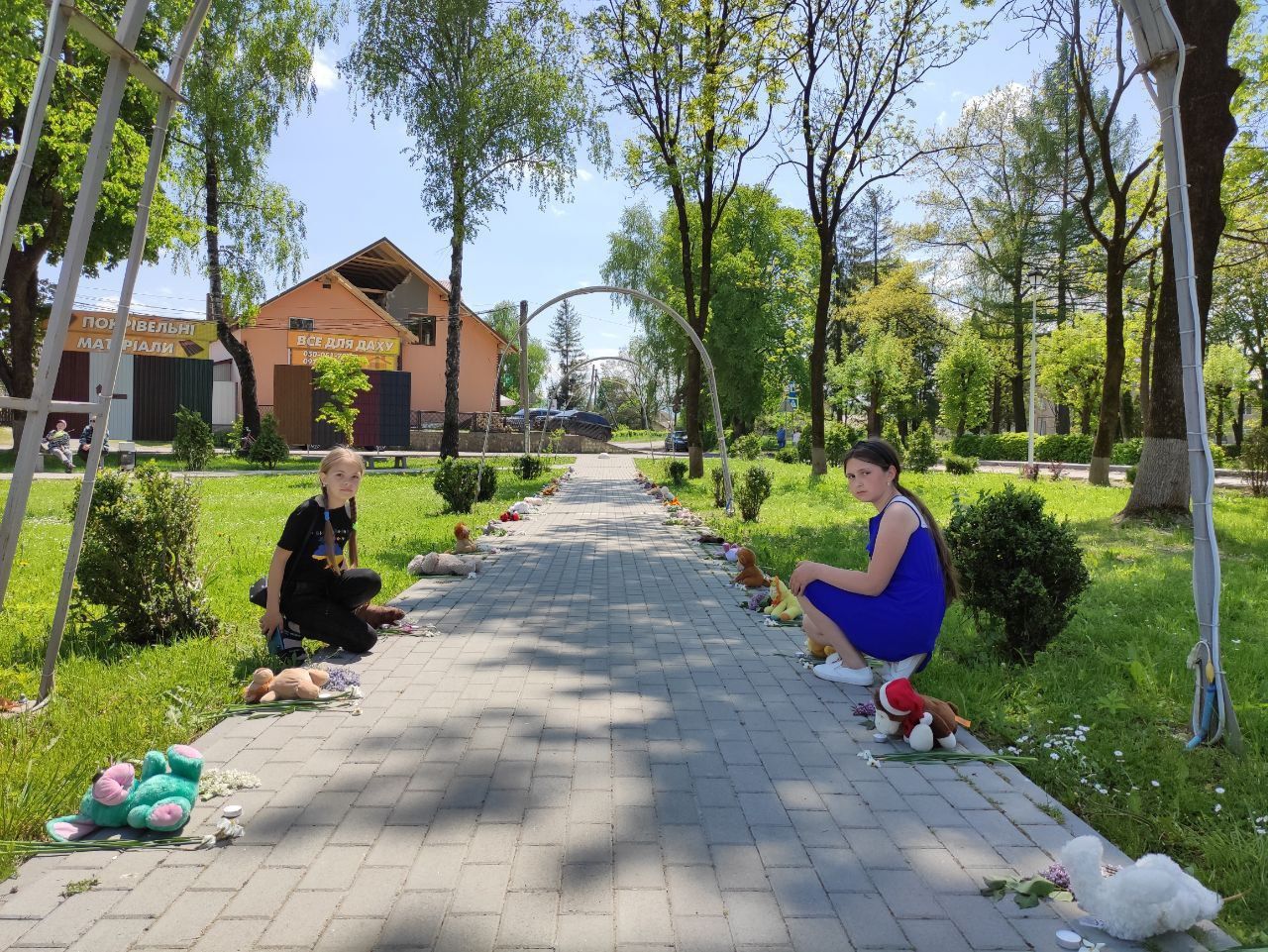 Маленьким янголам: у Печеніжині влаштували акцію вшанування пам'яті дітей, що загинули у війні 1
