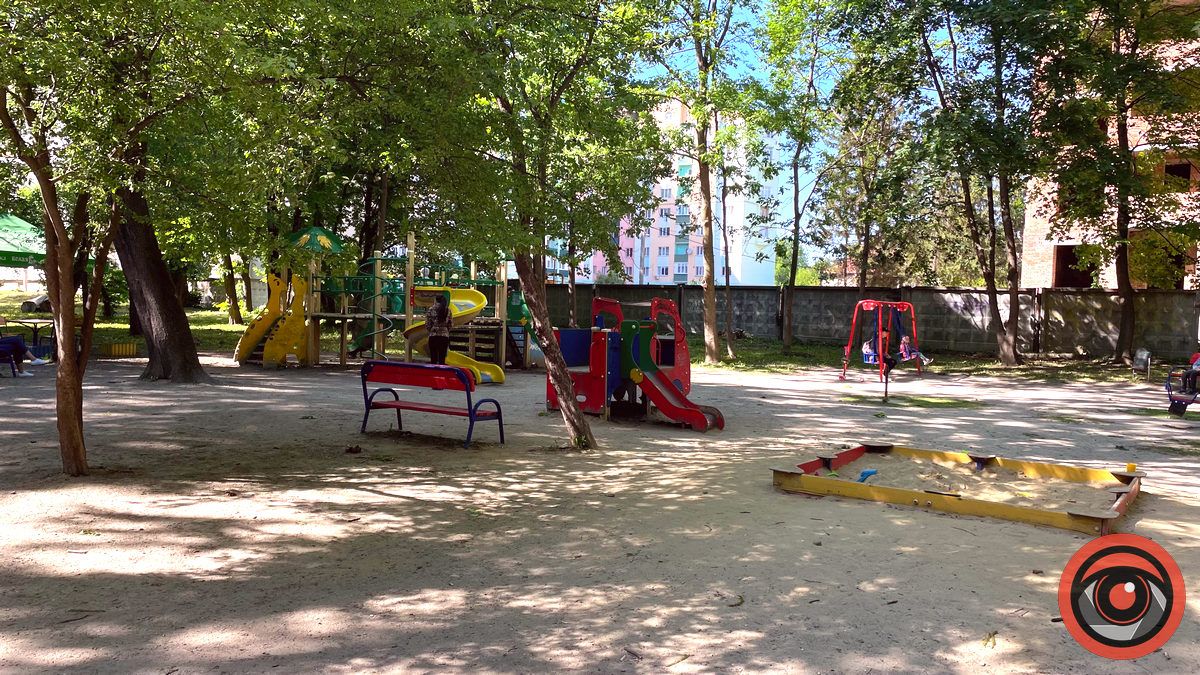 Небезпечні розваги: як нині виглядають ігрові комплекси в міському парку 2