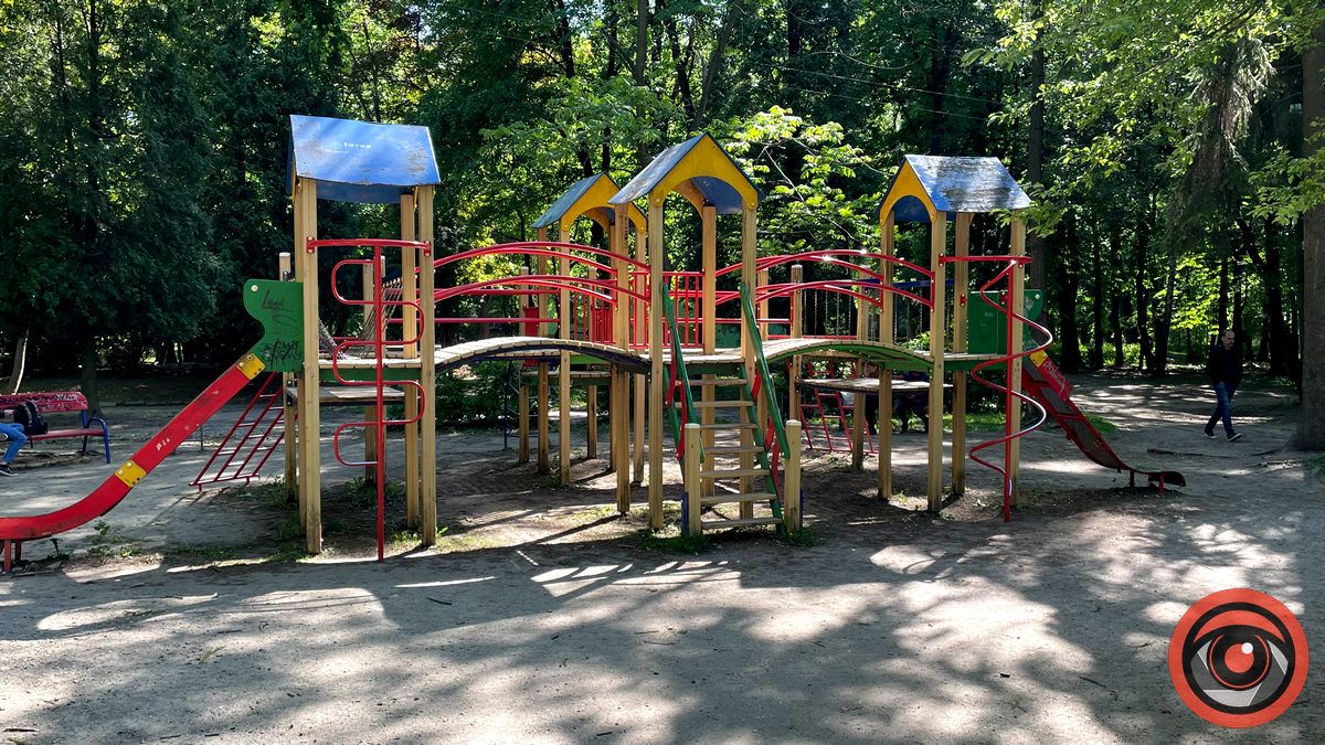 Небезпечні розваги: як нині виглядають ігрові комплекси в міському парку 3