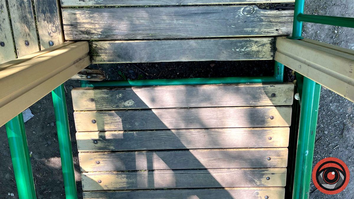 Небезпечні розваги: як нині виглядають ігрові комплекси в міському парку 9