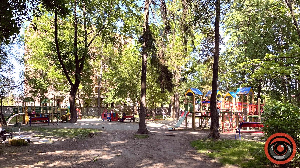 Небезпечні розваги: як нині виглядають ігрові комплекси в міському парку 13
