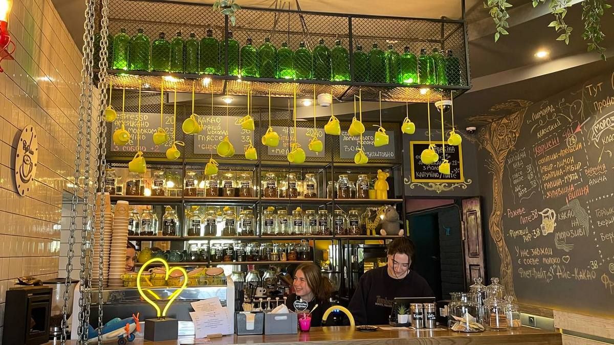 Бульвар з ароматом кави 18