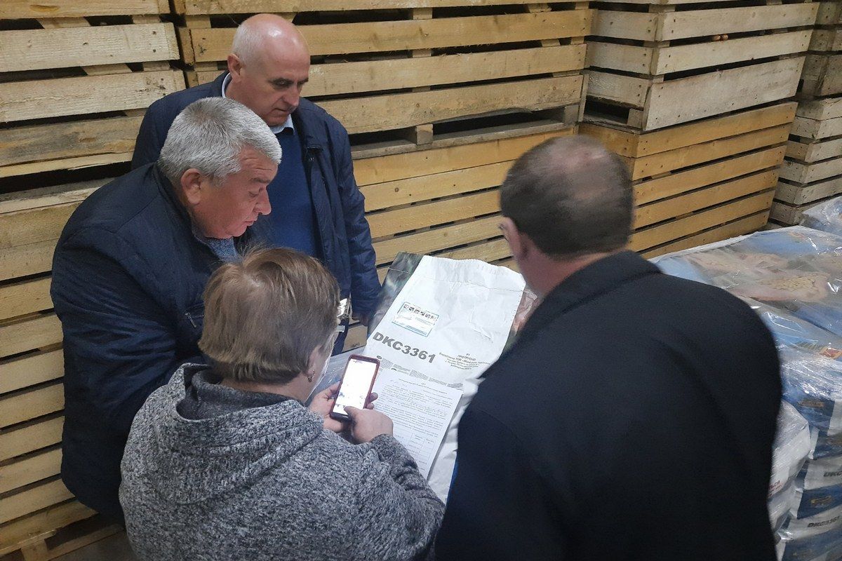 Корпорація Bayer передала фермерам Прикарпаття насіння кукурудзи 1