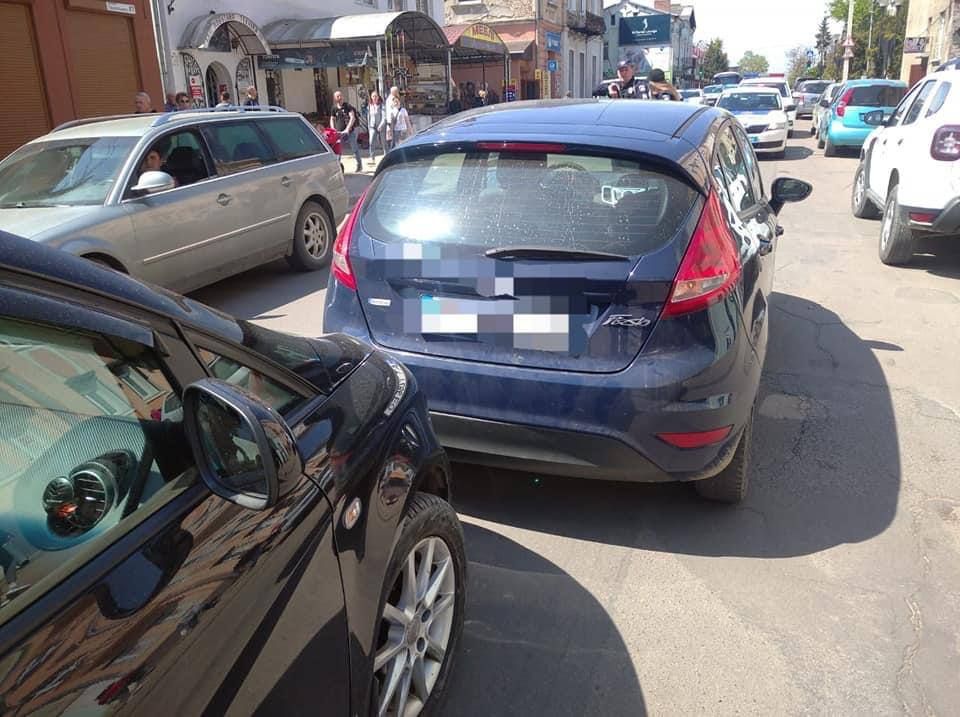 На вулиці Грушевського у Коломиї трапилась ДТП 1