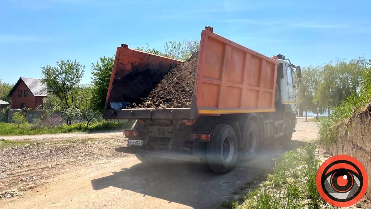 Впритул до міського озера розпочалися будівельні роботи 3