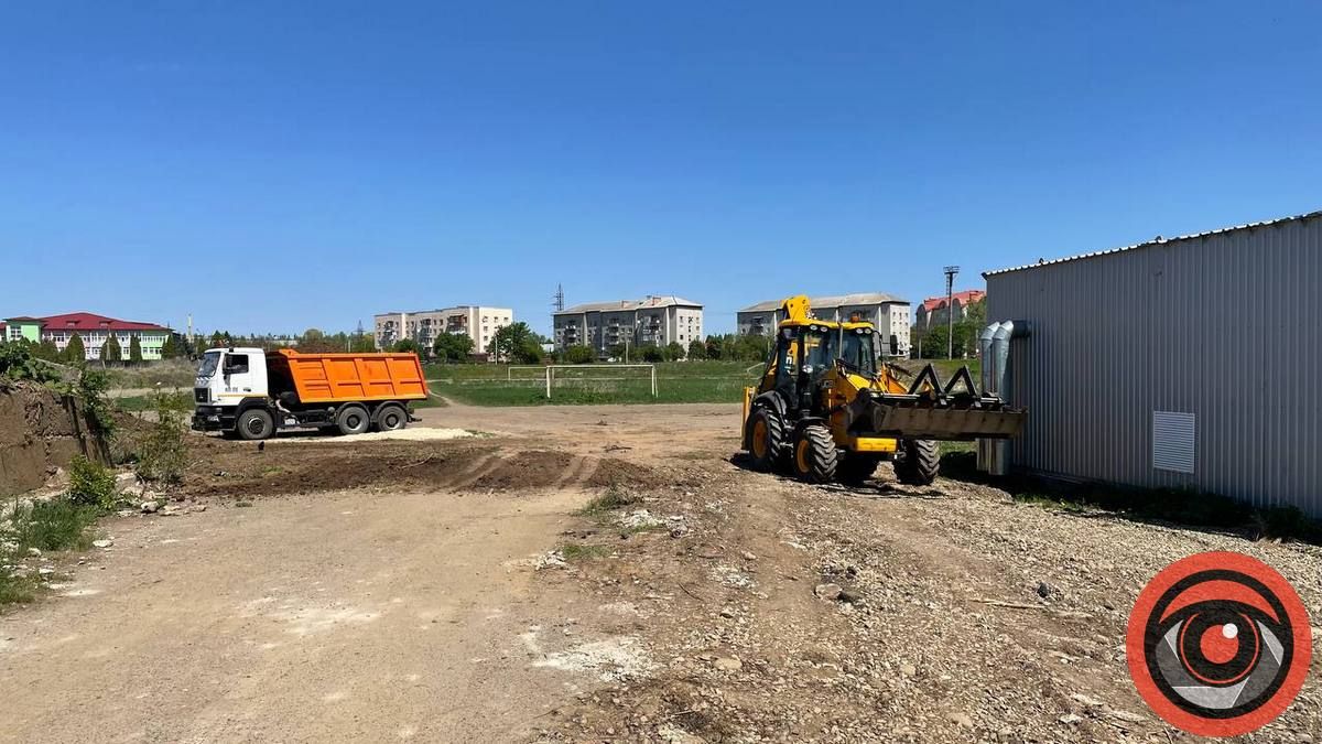 Впритул до міського озера розпочалися будівельні роботи 4