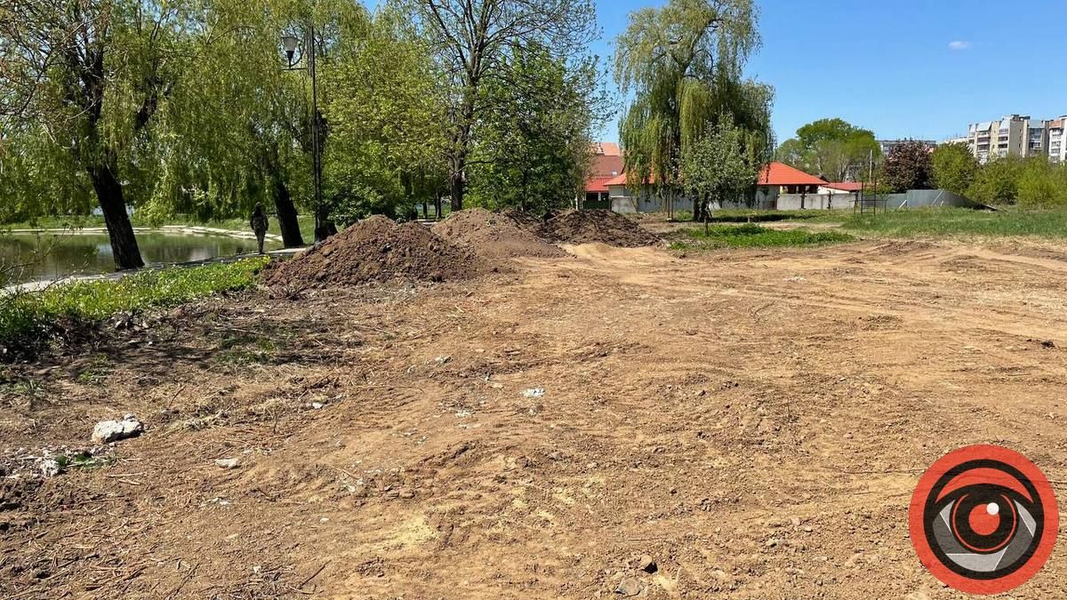 Впритул до міського озера розпочалися будівельні роботи 5