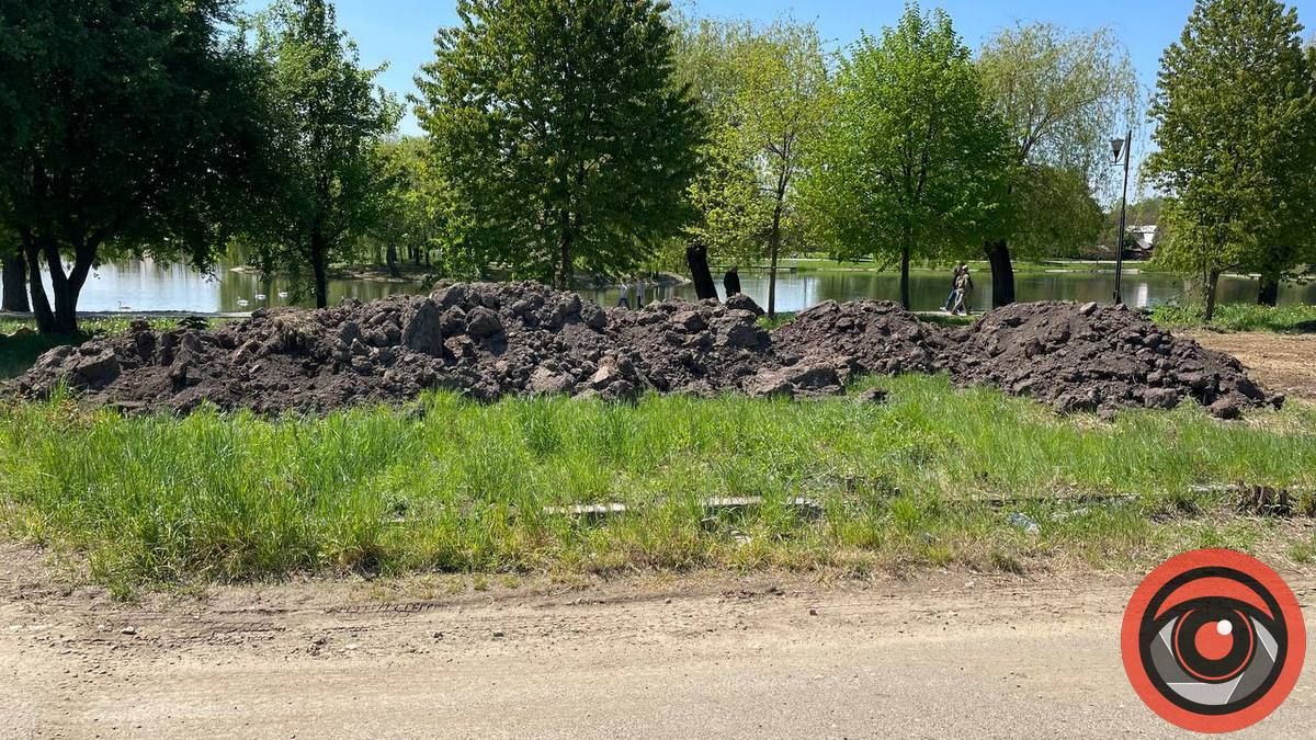 Впритул до міського озера розпочалися будівельні роботи 6