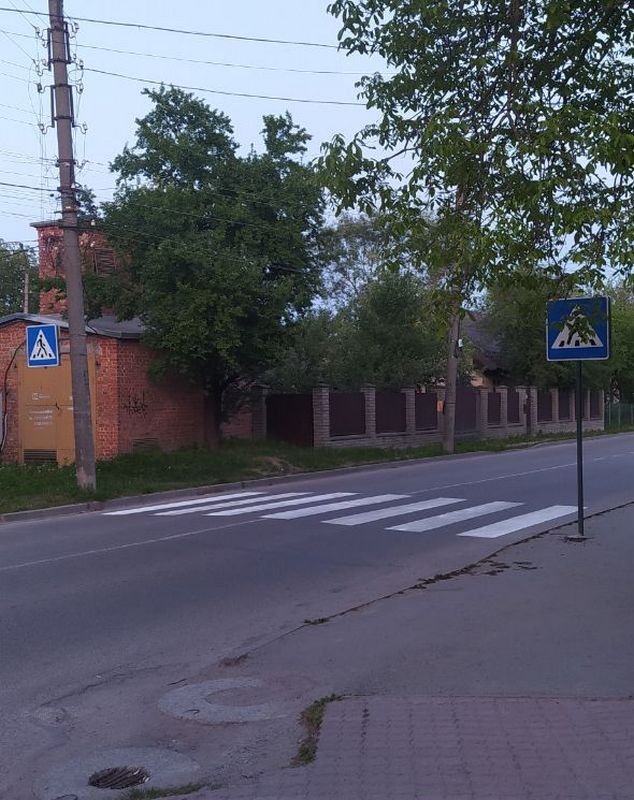 На новому переході на Міцкевича з'явилася "зебра" 1