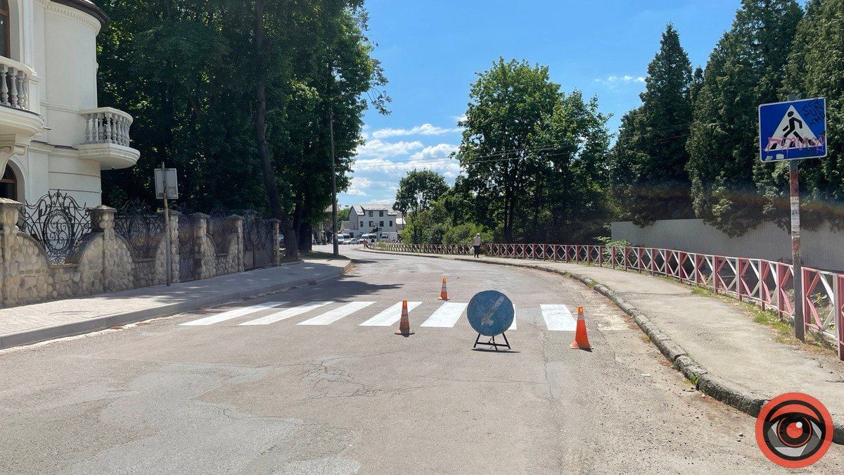 На дорогах Коломиї з'являються біленькі смужки 2