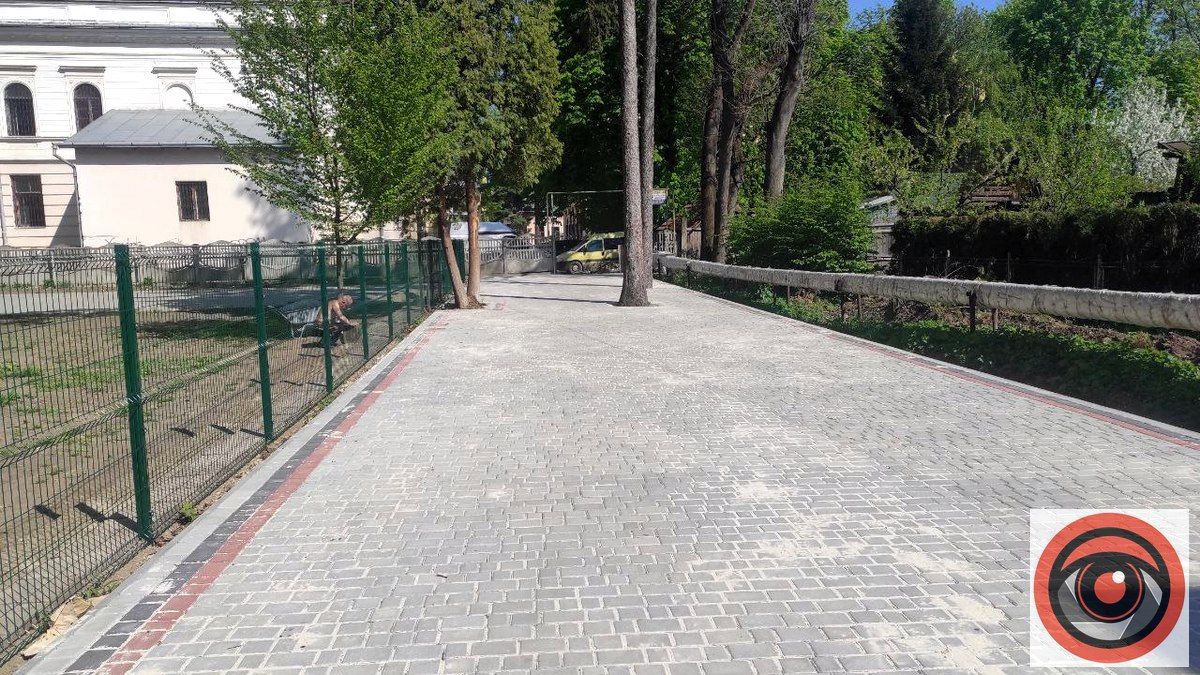 У Коломиї вимальовується ще один скверик 9