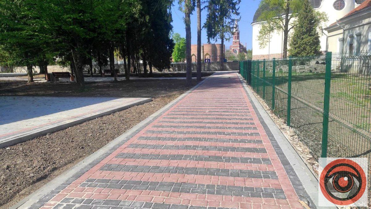 У Коломиї вимальовується ще один скверик 8