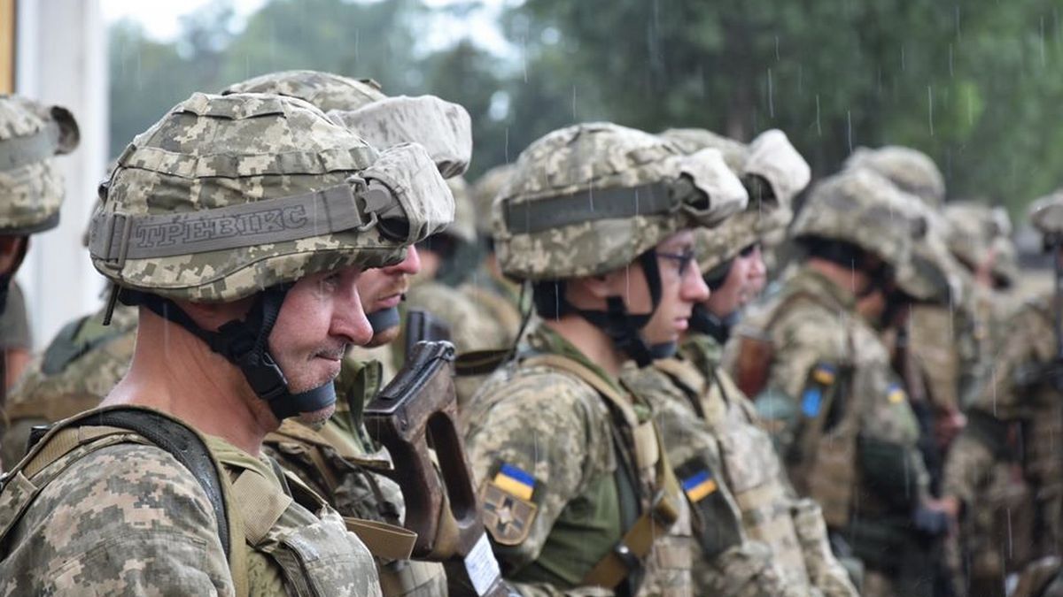 Чи продовжать граничний вік служби до 65 років у війську?