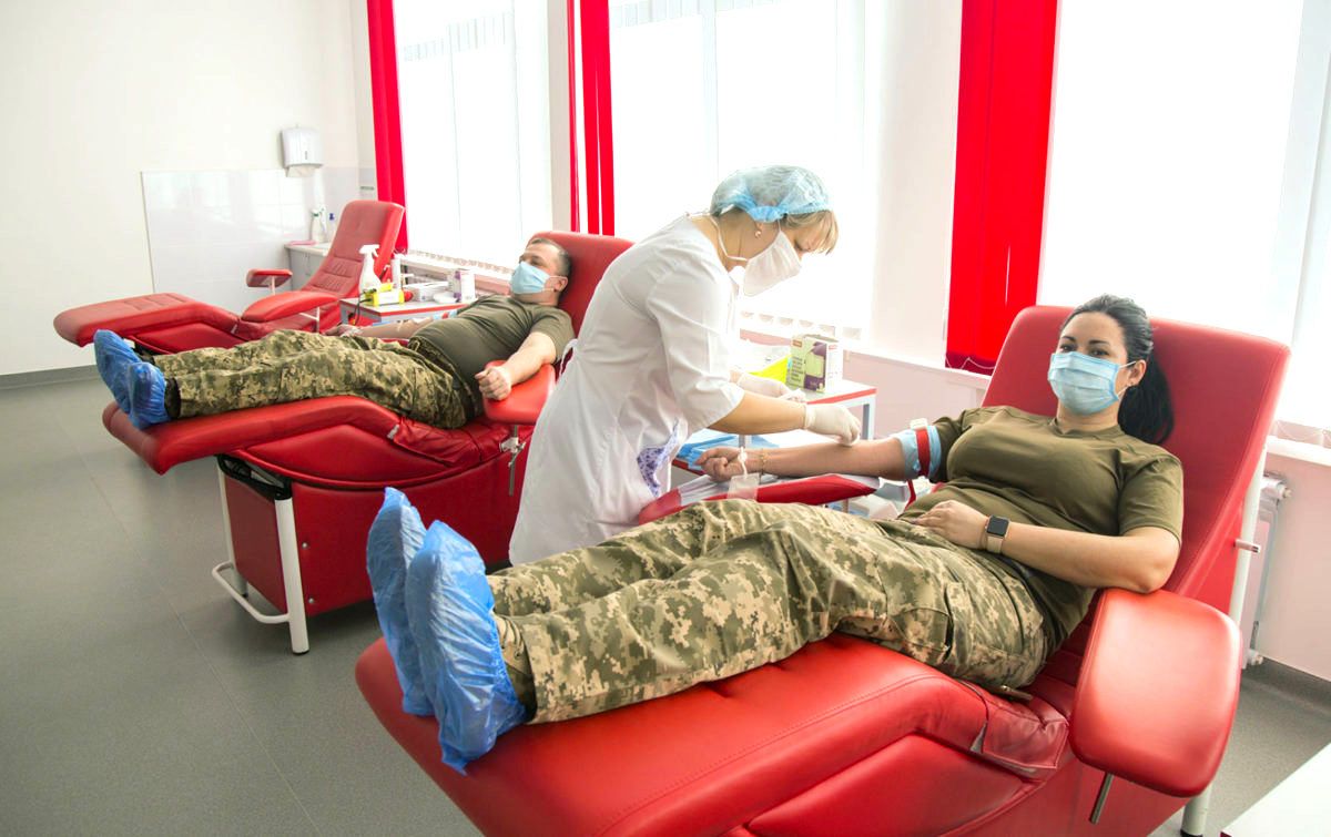 Я віддаю тобі свою кров: як стати донором у Коломиї