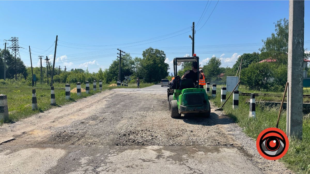 На вулиці Франка у Коломиї вирізають асфальт. Фоторепортаж 5