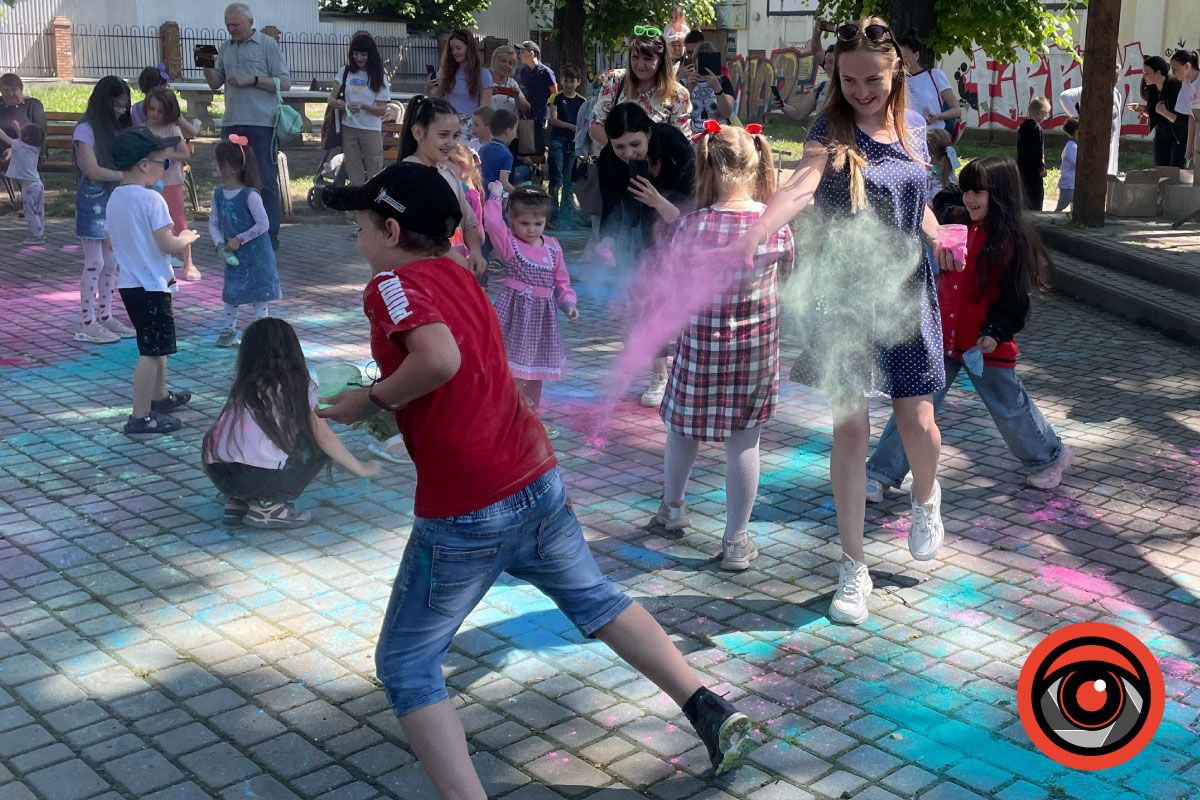Яскраво, весело та шумно: діти розважалися у студентському сквері 5