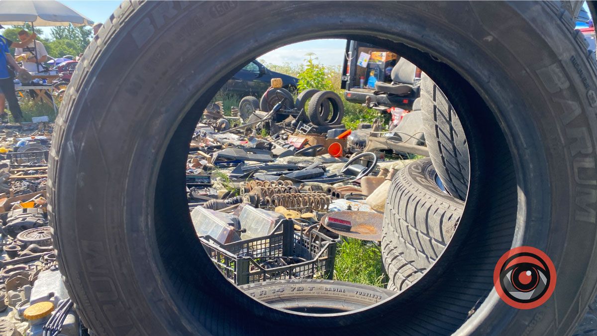 Коломийська Торговиця: мегамаркет просто неба 3