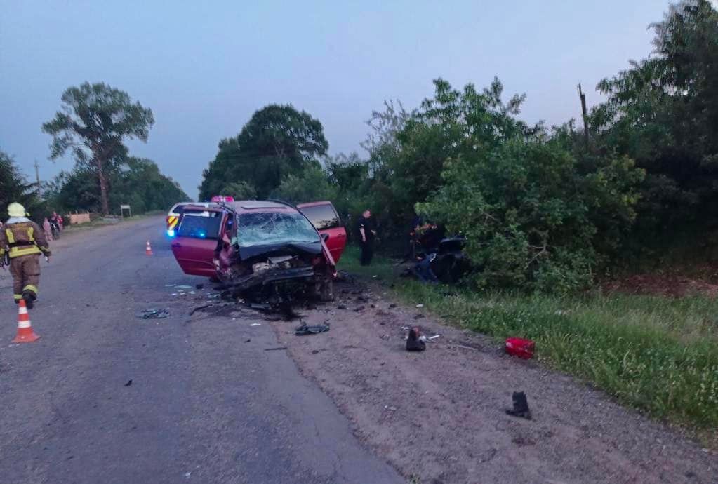 У ДТП на Прикарпатті загинуло двоє людей, ще троє - травмовані 4