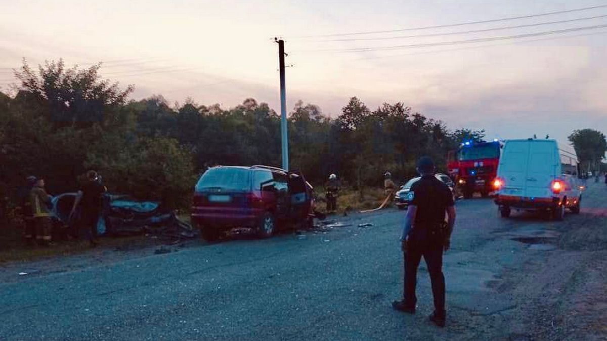 У ДТП на Прикарпатті загинуло двоє людей, ще троє - травмовані